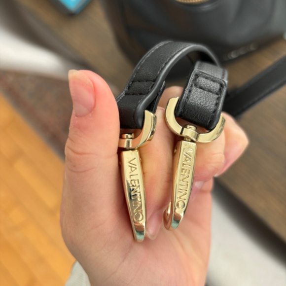 Valentino Leather slouch shoulder bag - Picture 8 of 10